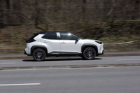 ADAS関連では、下道でも自車周辺の状況を監視し、ドライバーの運転をサポートする「PDA」の採用もトピックだ。