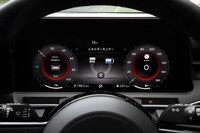 12.3インチの大型スクリーンを使ったフル液晶メーターを標準装備する。