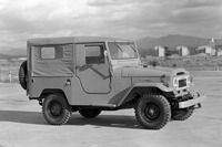クロカン界の名車として名高い40系「ランドクルーザー」。1960年から1984年にかけて100万台以上が生産された。
