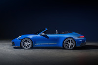 「911カレラT」のマイナーチェンジを機に追加されたオープントップモデル「カブリオレ」。