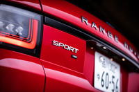 今回ステアリングを握った「レンジローバー スポーツHSEダイナミックD300」。5グレードがラインナップされるディーゼル車の、ちょうど真ん中に位置するモデルで、車両本体価格は1143万円。