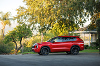 日産がPHEV「ローグ プラグインハイブリッド」を発表　「三菱アウトランダー」のOEMの画像