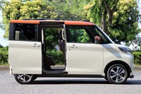 スライドドアの開口幅は先代モデルよりも95mm広い650mm。ハンズフリー開閉機能は助手席側が標準で、運転席側はオプション。
