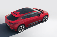 ジャガー初の量産型EV「Iペース」がデビューの画像