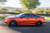 「シビックSi」の足まわりは「タイプR」の知見を生かした専用セッティング。リミテッドスリップデフも標準装備だ。