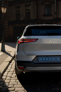 三菱が欧州で新型「グランディス」を発表　便利な車内空間が特徴のコンパクトSUVの画像