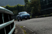 外装では、LEDヘッドランプやフロントフォグランプ、アルミホイールなどが標準装備となる。