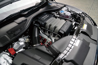 204psを発生する2.8リッターV6エンジン。