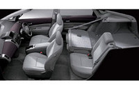 後席バックレストは、6：4の割合で分割し倒せる。