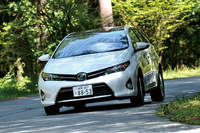 【スペック】150X“Sパッケージ”：全長×全幅×全高＝4275×1760×1465mm／ホイールベース＝2600mm／車重＝1230kg／駆動方式＝FF／1.5リッター直4DOHC16バルブ（108ps/6000rpm、13.9kgm/4800rpm）／価格＝198万円（テスト車＝252万4583円／ボディーカラー＝3万1500円／マッドガード＝4200円／アイドリングストップ機構＝5万4600円／パノラマルーフ＝10万5000円／シート表皮＝12万6000円／SRSサイドエアバッグ＋SRSカーテンシールドエアバッグ＝4万2000円／スマートナビG-BOOK mXモデル＝16万4325円／ETC車載器＝1万6958円）