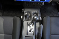 4WDシステムは、今となっては珍しいパートタイム4WD。2輪駆動「H2」、4輪高速「4H」、4輪低速「4L」の3パターンの駆動モードが設定されている。
