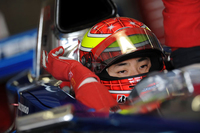 （写真上下とも）2007年のフォーミュラ・ニッポン王者、松田次生。