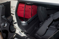 2座のおしゃれバン、「MINIクラブバン」発売の画像