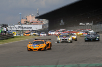 ポールポジションを獲得したのはドール・モータースポーツの66号車「マクラーレンMP4-12C GT3」。