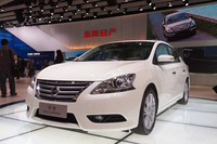 日産が中国に先行投入する新型「シルフィ」。