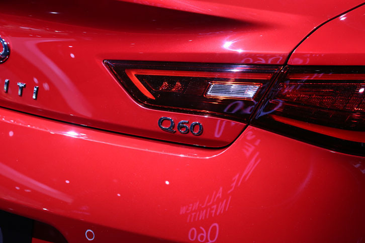 インフィニティQ60