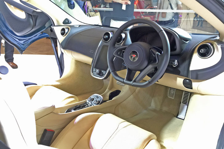 「マクラーレン570GT」のインテリア。