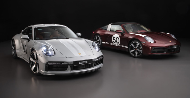 「911スポーツクラシック」（写真左）と2020年登場の「911タルガ4Sヘリテージデザインエディション」（同右）。これらを含めてポルシェのヘリテージデザインモデルは全部で4台がリリースされる予定。