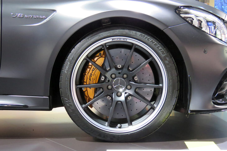 メルセデスAMG C63 Sクーペ（タイヤ＆ホイール）