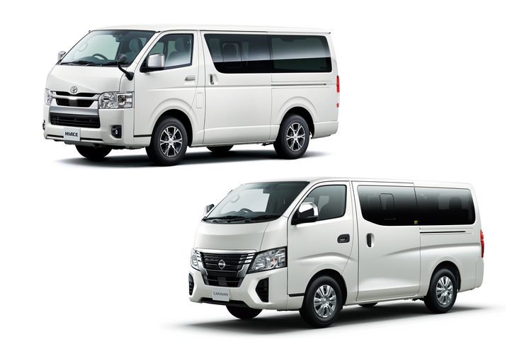 度重なる商品改良に、ユーザーに受け入れられるための施策の数々と、さまざまな取り組みを通して販売争いを繰り広げる「トヨタ・ハイエース」（上）と「日産キャラバン」。両車の競争は、今後も続いていくに違いない。