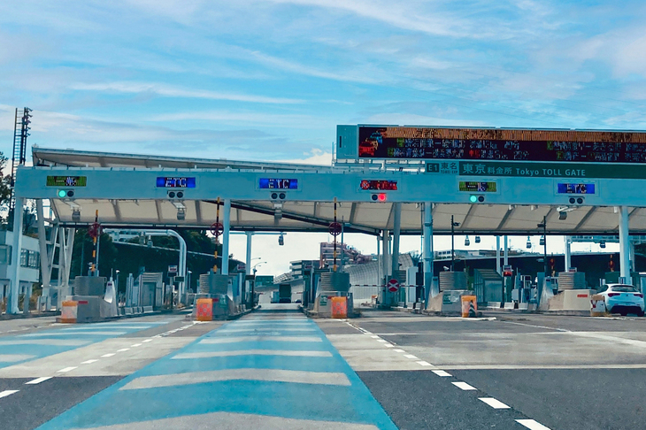 東京および大阪付近の休日割引は、ダイナミックプライシングに合わせて廃止すべきだろう。現実には、レジャーの週末集中を助長するなど、マイナス要素のほうが大きくなっている。