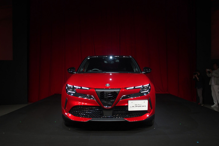 アルファ・ロメオ・ジュニア（フロントビュー）