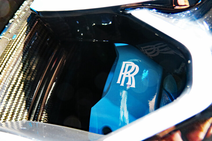 ロールス・ロイス・ブラックバッジ・ゴースト（フロントブレーキキャリパー）