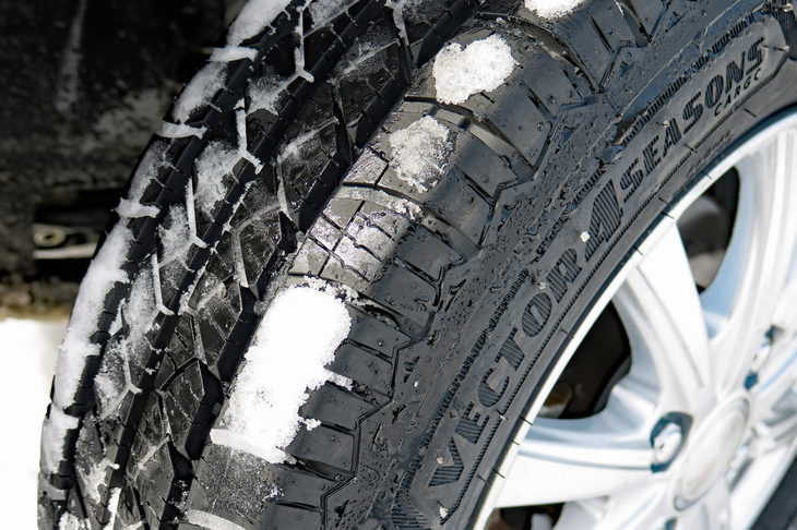 「ベクター4シーズンズ カーゴ」のトレッドパターン。乗用車向けの「ベクター4シーズンズ ハイブリッド／GEN-3」とは異なり、Vシェイプのデザインとはなっていない。