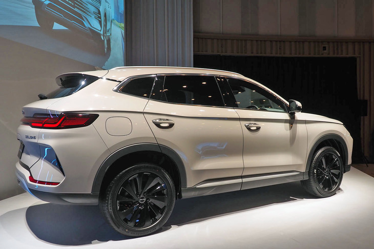 BYDシーライオン6（サイドビュー）