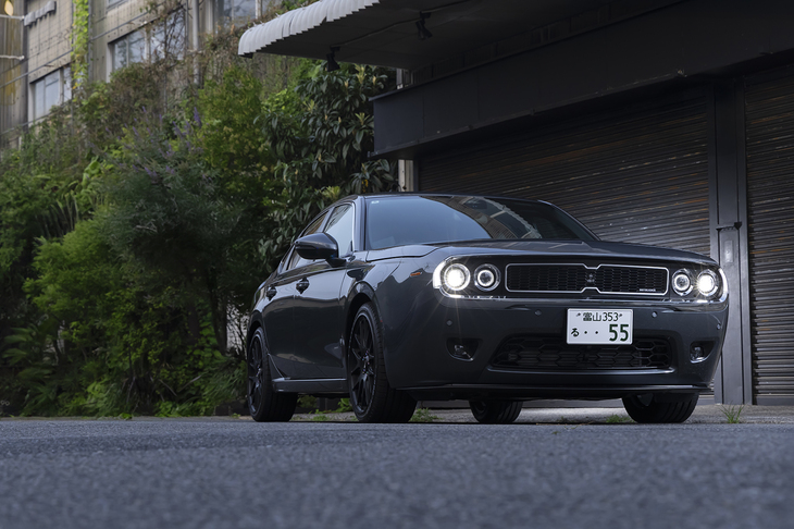 2025年5月に納車が始まった「ミツオカM55ゼロエディション」。ゼロ……は100台限定で販売される初期型のスペシャルモデルだ。