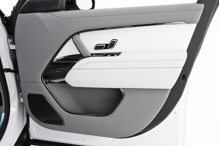 レンジローバーSVビスポーク1858エディション（フロントドアインナーパネル）