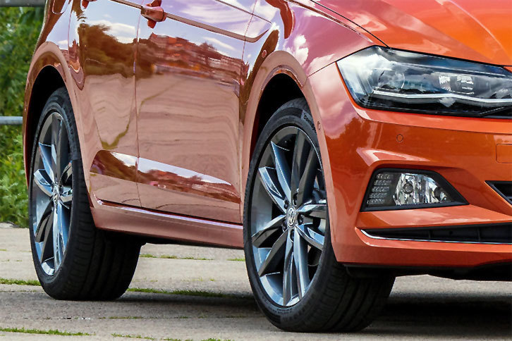 タイヤには仕様に応じて複数のサイズが用意されているが、まず日本に導入されるサイズは16インチのみとなる予定。今回の試乗車には、17インチサイズのタイヤとホイールが装着されていた。