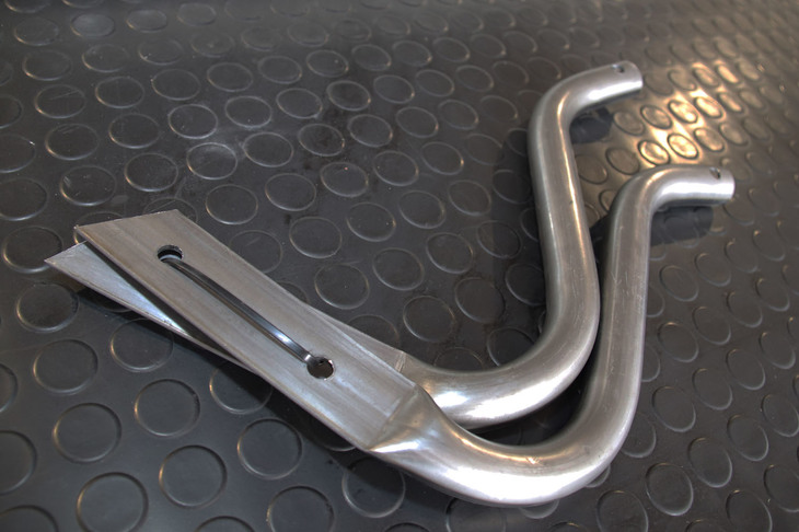 これは「GTL」仕様にのみ左右サイドに付加するバンパーボウ。