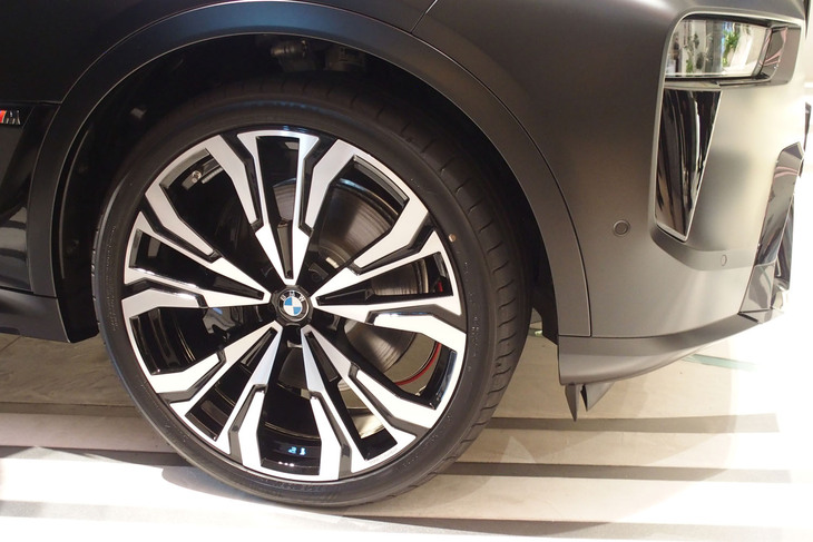 BMW X7ブラックアルファ（ホイール）