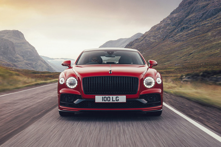 フライングスパーV8