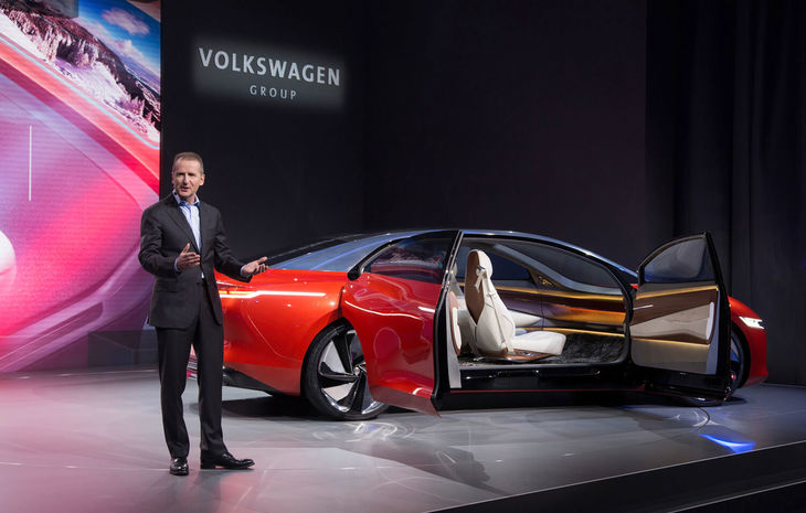 フォルクスワーゲンI.D. VIZZION（プレスカンファレンスの様子）