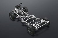 もちろんシャシーはラダーフレームで、前後ともリジッドアクスルだ。