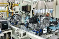 品質確認工程にて、検品を受けるトランスアクスル。北本工場は「S：HEV」のトランスアクスルの生産拠点というだけではなく、未来へ向けた施策を先取りする、モデル工場の役割も担っているのだ。