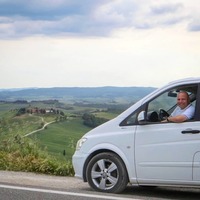 店員時代からのフレンドリーさは、外国人観光客に好評であるに違いない。