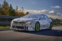 実に1万8000N・m（！）という強烈なトルクから、「野獣」の異名を持つ、BMWのテスト車「ヴィジョン・ドライビング・エクスペリエンス（VDX）」。あくまで新技術開発のテストベッドであり、市販化を前提にしていないとのこと。その中身にはBMWの近未来を示唆するテクノロジーが搭載されています。（photo：BMW）