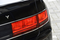 “和の光”をモチーフとしたリアコンビランプ。「センチュリー」独自の世界観が表現されている。