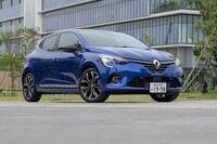 2022年6月30日に発売された「ルノー・ルーテシアE-TECHハイブリッド」。ルノーの国内ラインナップでは2番目のハイブリッド車であり、ルーテシアの新たな最上級グレードでもある。