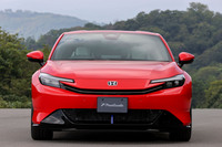 24年ぶりに復活した「ホンダ・プレリュード」。1978年に登場した初代から数え、今回のモデルが6代目にあたる。ヘッドランプには、マルチファンクションライトとアダプティブドライビングビーム、アクティブコーナリングランプが組み込まれている。