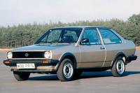 ノッチバックスタイルを採用し、「ポロ」の派生モデルとして登場した「フォルクスワーゲン・ダービー」。写真は2代目で、1984年に車名が「ポロ クラシック」に変更された。当時のインポーターであったヤナセによって、日本にも少数が正規輸入された。