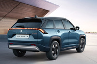 スズキが新型コンパクトSUV「ビクトリス」を発表　ストロングハイブリッドも用意の画像