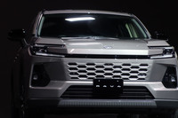 バンパー一体型グリルが特徴的な、「RAV4コア」のフロントまわり。