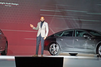 デザインについてのプレゼンテーションを行った、独アウディのエクステリアデザイナー、アマール・ファヤ氏。