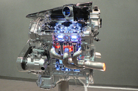 「VQ37VHR」エンジンのカットモデル