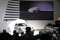 新型「911カレラS」のアンベールの瞬間。