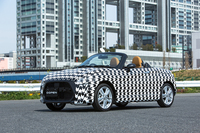 今回試乗した、新型「ダイハツ・コペン」のプロトタイプ。